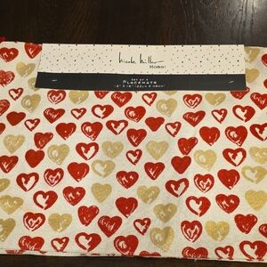 Nicole Miller Red and Gold Heart Placemats